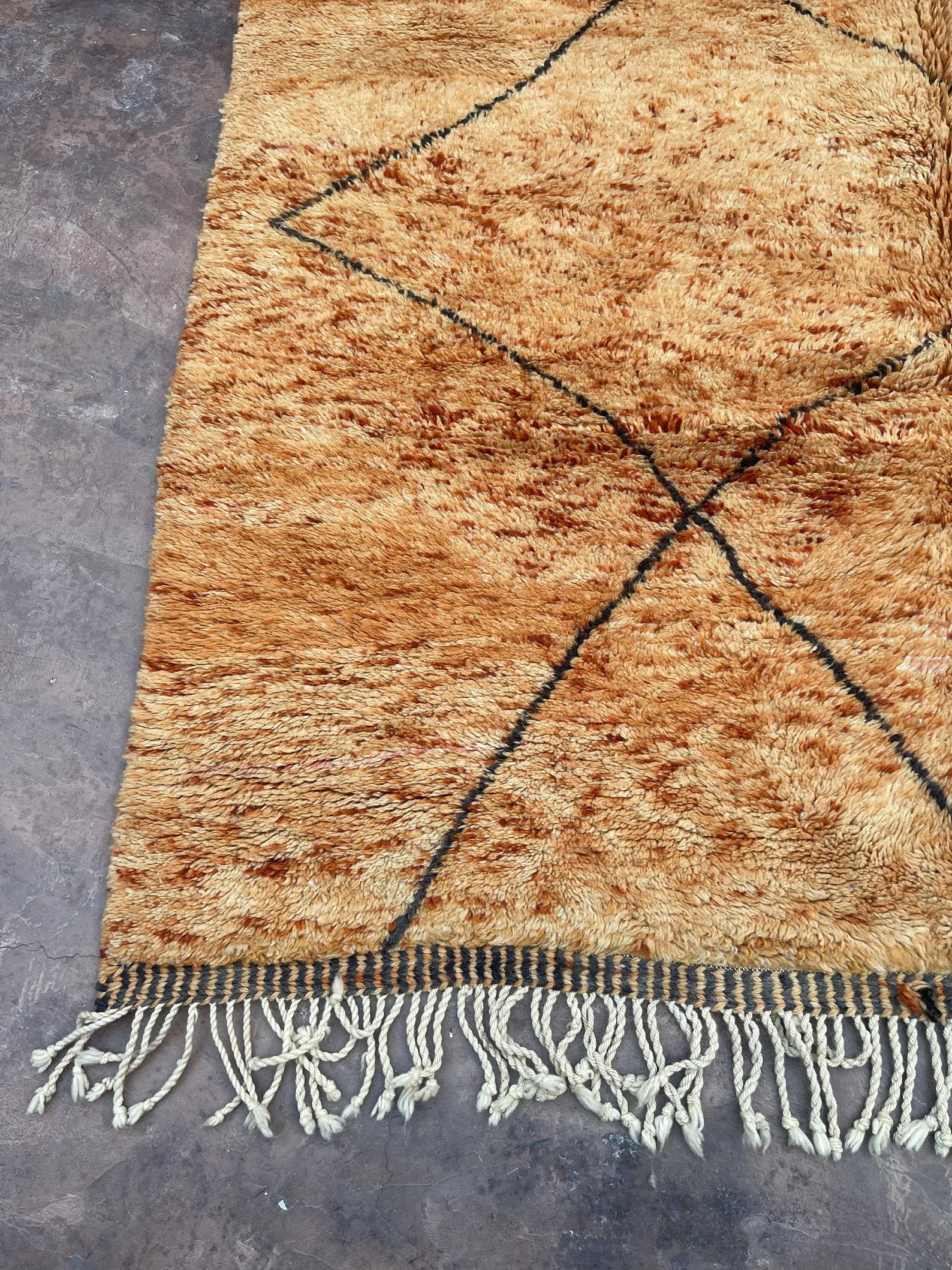 Beni Mrirt Rug – Premium Diamond Camel Brown and Black Multicolor rug - Image 6