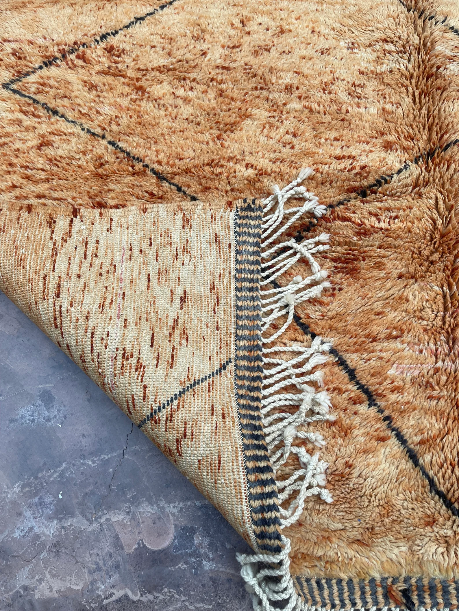 Beni Mrirt Rug – Premium Diamond Camel Brown and Black Multicolor rug - Image 8