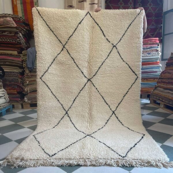 Beni Ourain Wool Rug – 5x8.4 ft Ivory Beige Diamond Geometric Carpet